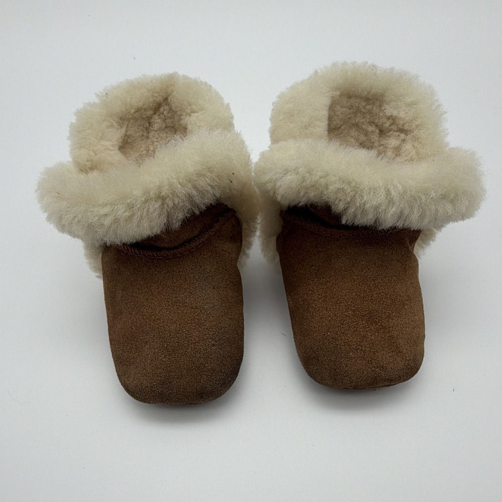 UGG Baby Brown Suede Sheepskin Lined Bootie Slippers Fur Trim US 2.5